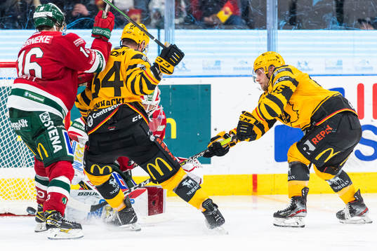 Skellefteås Oscar Möller gör 1-1
