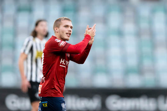 Örgrytes Hampus Dahlqvist jublar