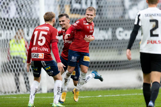 Örgrytes Hampus Dahlqvist jublar