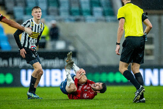 Landskronas Melker Heier får rött kort