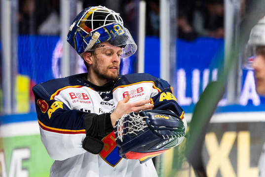 Djurgårdens målvakt Niklas Svedberg deppar