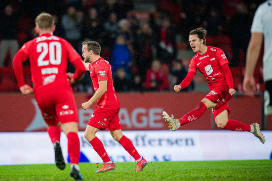 Bård Finne of Brann celebrates