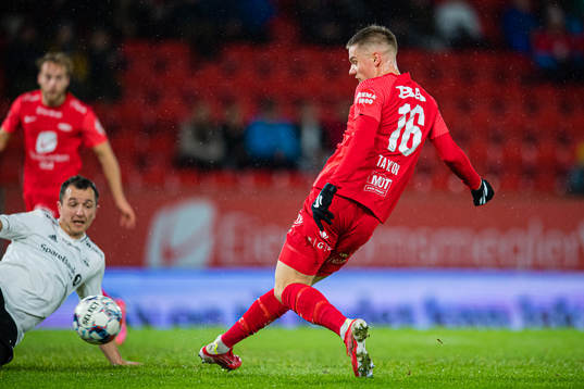 Robert Thomas Taylor of Brann scores the 2-1 goal