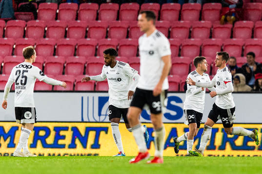Carlo Holse of Rosenborg celebrates with team mates