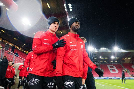Filip Møller Delaveris and Vajebah Kaliefah Sakor of Brann