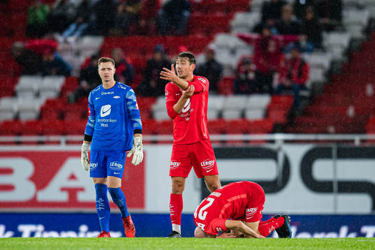 Fredrik Pallesen Knudsen of Brann and Ruben Kristiansen of