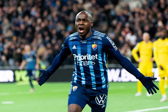 Djurgårdens Edward Chilufya jublar