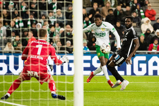 Hammarbys Aziz Mohammed Ouattara och Örebros Nasiru Moro