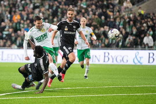 Hammarbys Jeppe Andersen och Örebros Nasiru Moro