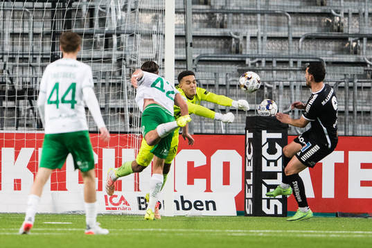 Hammarbys målvakt Oliver Dovin