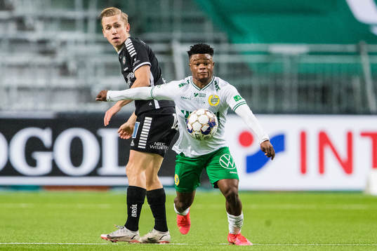 Örebros David Seger och Hammarbys Akinkunmi Amoo