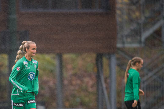 Emma Braut Brunes of Klepp warms up
