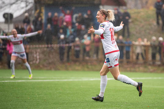 Ingrid Marie Karlsen Spord of Sandviken celebrates 4-0
