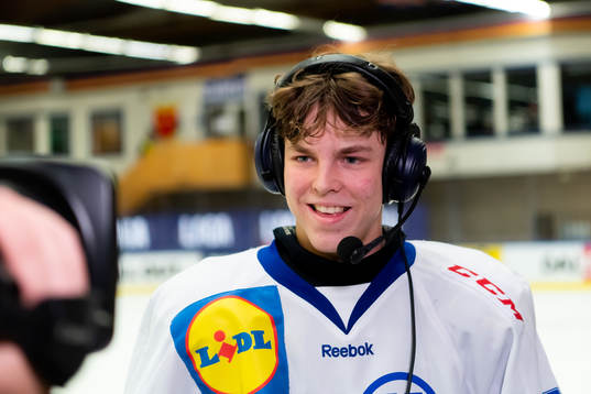 Västerbottens Joel Barrefjord blir intervjuad