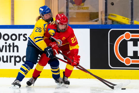 Dalarnas Alva Ullbors och  Smålands Hilda Svensson