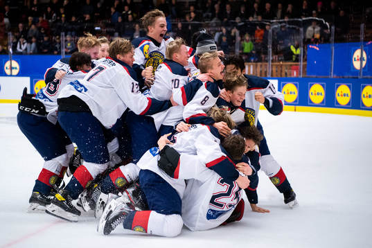 Stockholm Nords spelare jublar