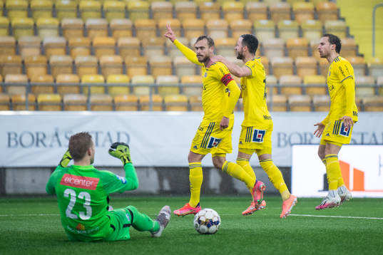 Sundsvalls Pontus Engblom jublar