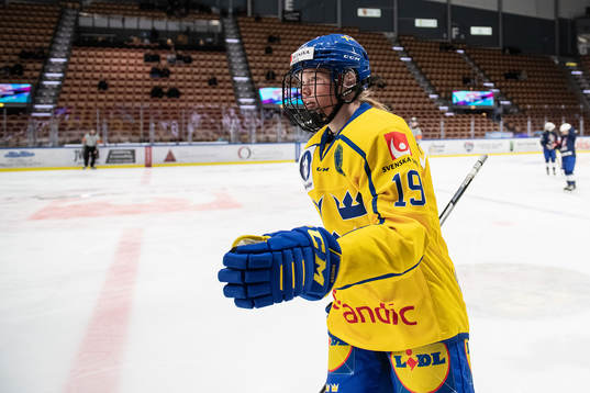 Sara Hjalmarsson of Sweden celebrates scoring 2-0