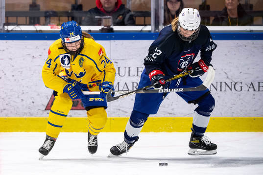 Felizia Wikner-Zienkiewicz of Sweden and Estelle Duvin of