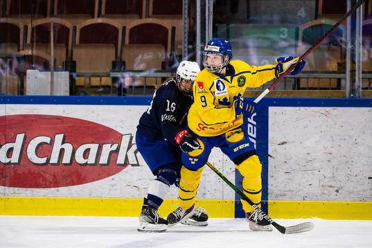 Clara Rozier of France and Jessica Adolfsson of Sweden
