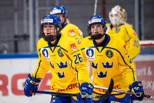 Hanna Olsson and Thea Johansson of Sweden