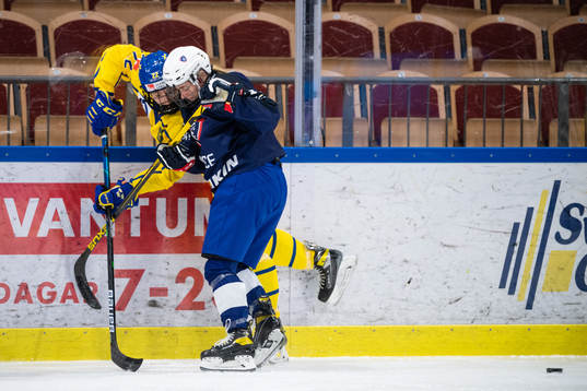 Jenny Antonsson of Sweden and Estelle Duvin of France
