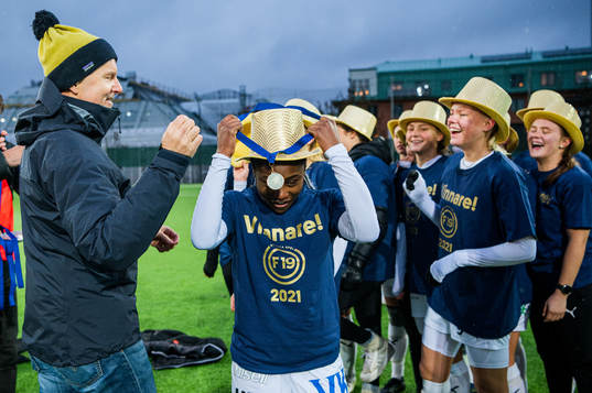 Umeås Monica Jusu Bah jublar