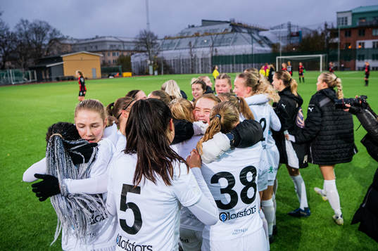 Umeås spelare jublar