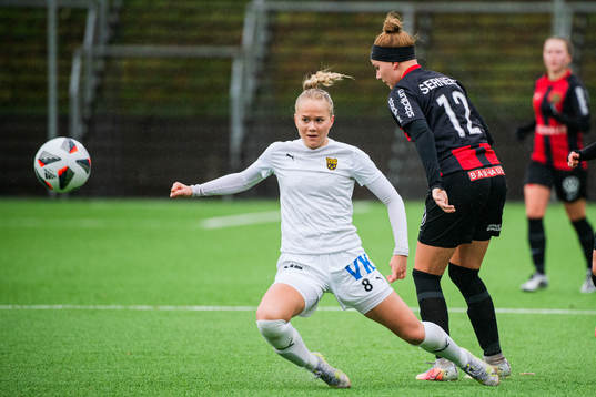Umeås Vera Croné ovh Brommapojkarnas Selma Hultkvist