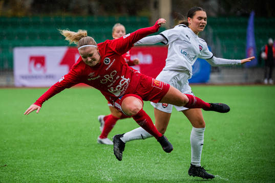 Rosengårds Siri Theilgaard-Mönch och Örebros Rebecka
