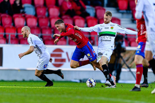 Östers Emil Engqvist och GAIS Daniel Sterner