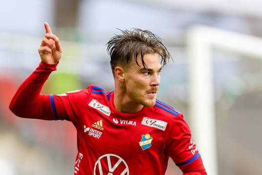 Östers Tatu Varmanen jublar