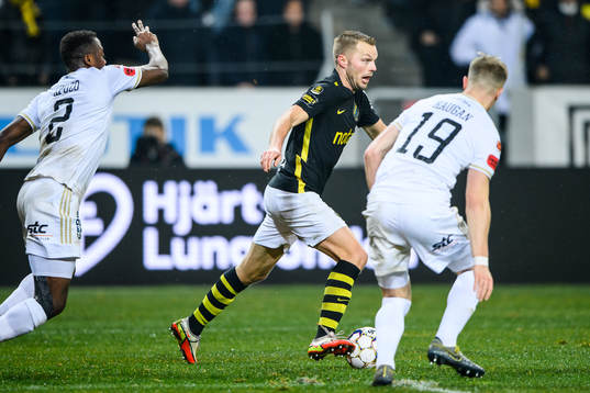 s Sebastian Larsson