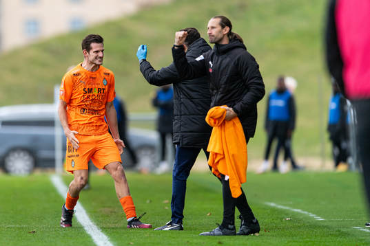 AFC Eskilstunas Ashley Mark Coffey jublar