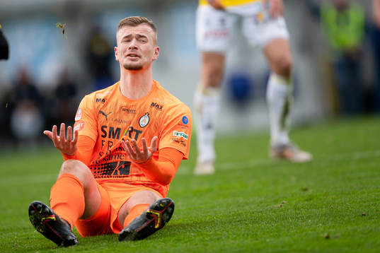 AFC Eskilstunas Alexander Ahl Holmström deppar