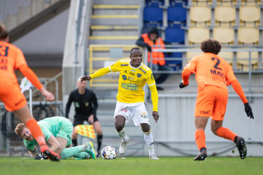 Falkenbergs Nsima Peter