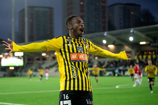 Häckens Benie Adama Traore jublar