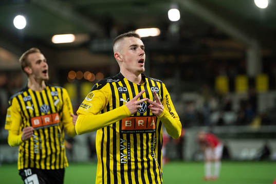 Häckens Patrik Wålemark jublar
