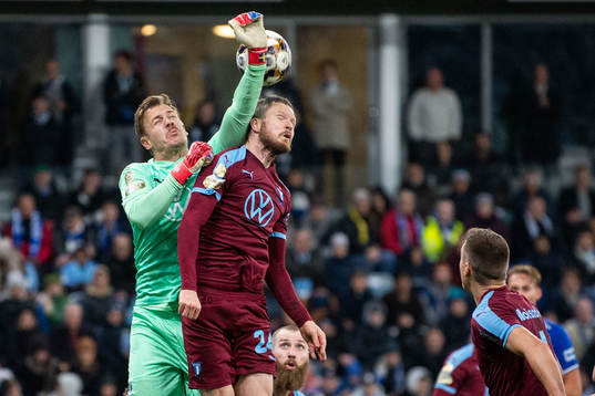 Malmö FFs målvakt Johan Dahlin och Lasse Nielsen