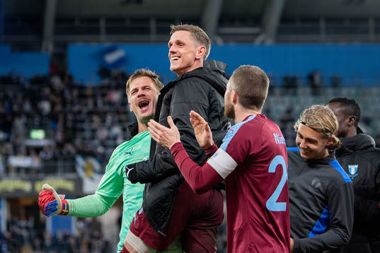 Malmö FFs målvakt Johan Dahlin och Sören Rieks jublar