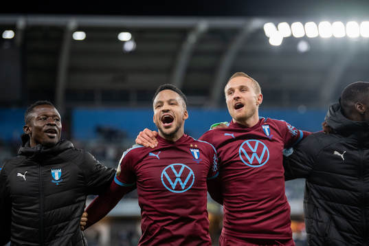 Malmö FFs Martin Olsson och Franz Brorsson jublar