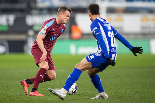 Malmö FFs Eric Larsson och IFK Göteborgs Tobias Sana