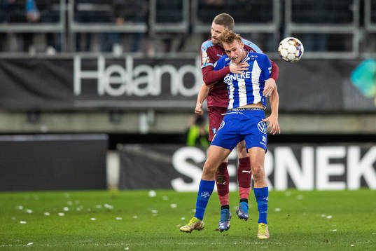 Malmö FFs Eric Larsson och IFK Göteborgs Oscar Vilhelmsson