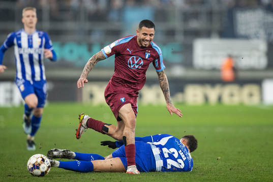 Malmö FFs Sergio Pena och IFK Göteborgs Tobias Sana