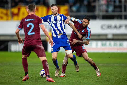 Malmö FFs Eric Larsson och Sergio Pena