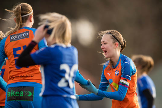Vejbys Linn Ekstrand jublar