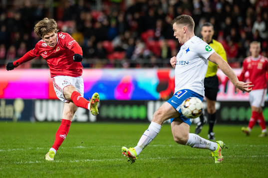 Kalmars Oliver Berg gör 1-0