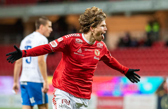 Kalmars Oliver Berg jublar