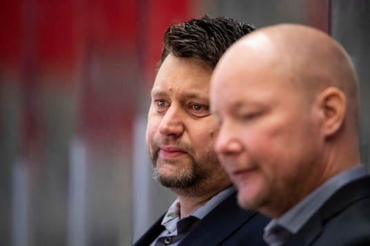 Modos tränare Mattias Karlin