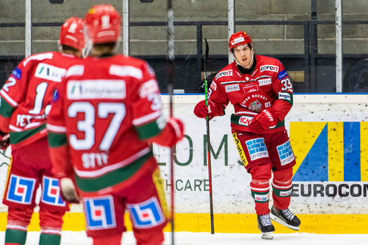 Modos Max Tjernström jublar